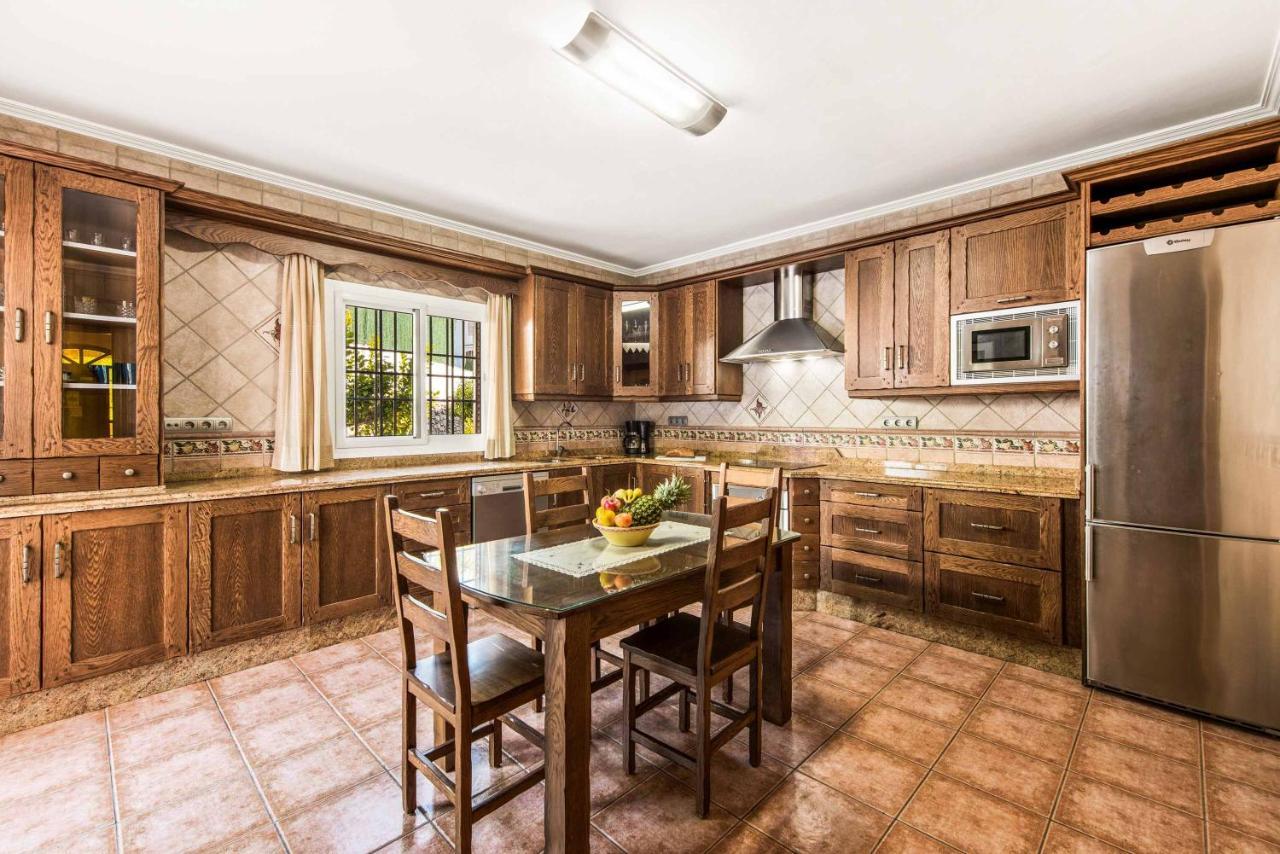 Villa Sol Нерха Екстериор снимка