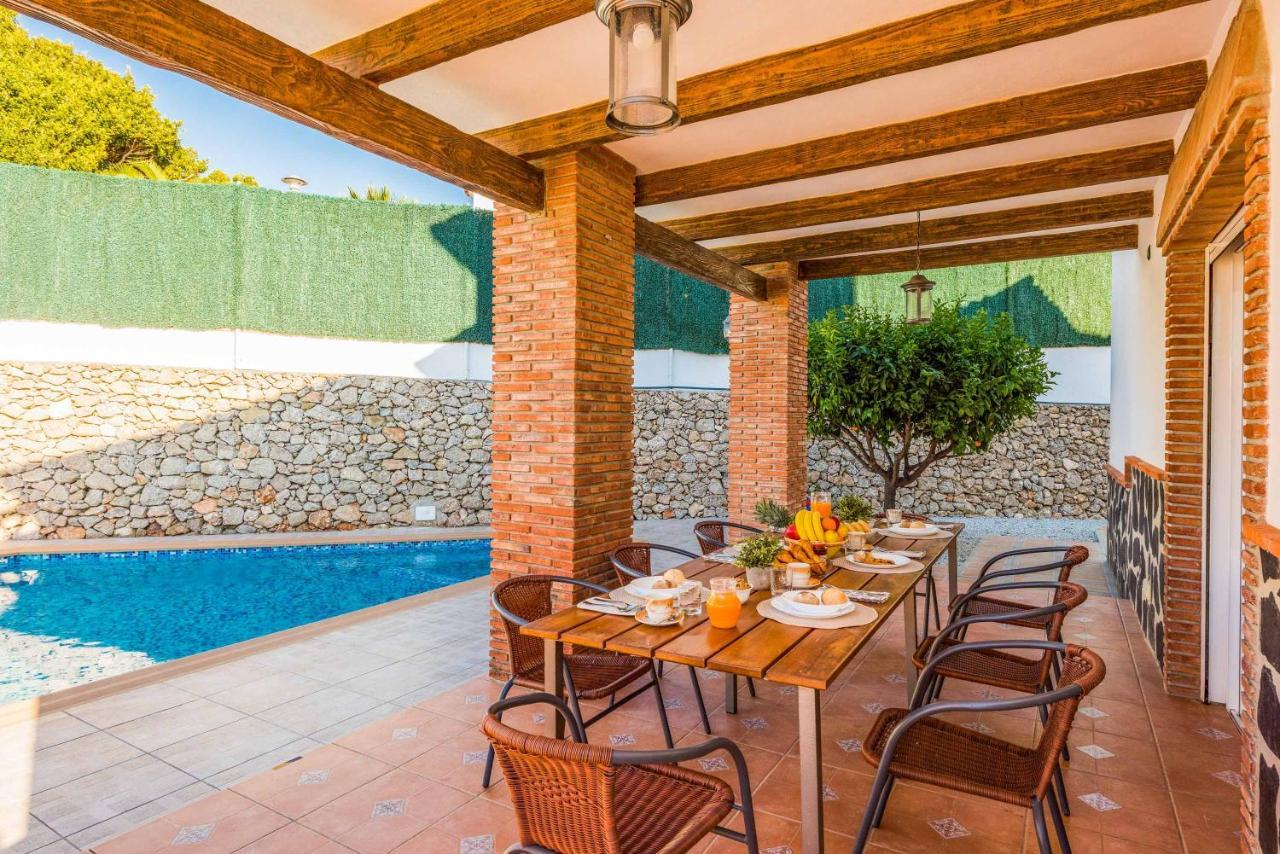 Villa Sol Нерха Екстериор снимка