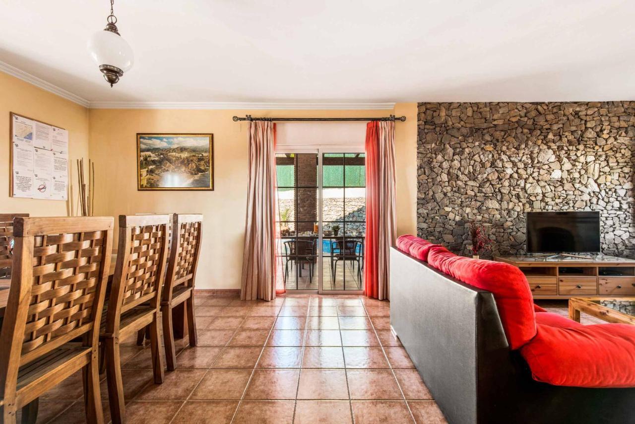 Villa Sol Нерха Екстериор снимка
